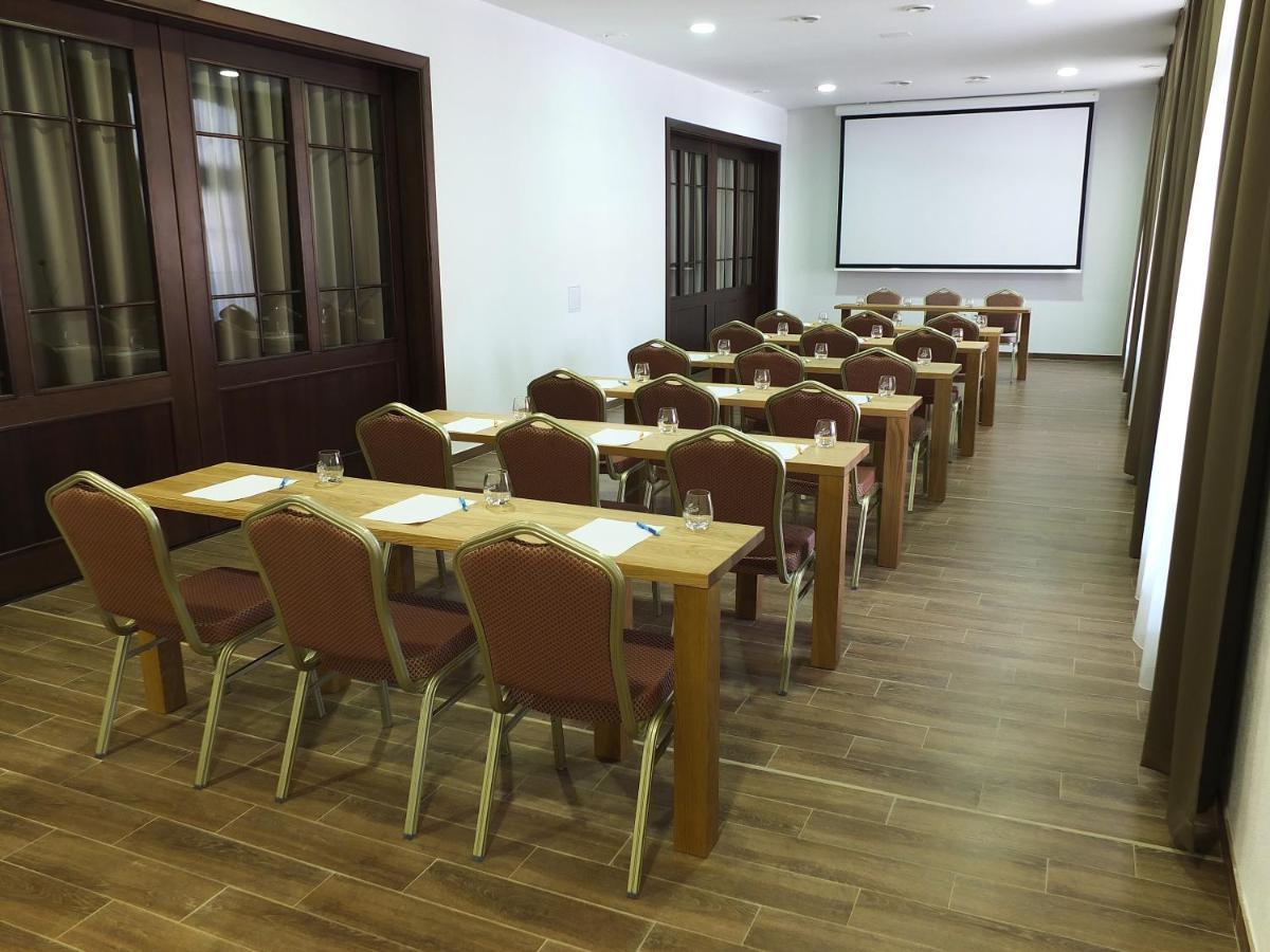 Rezort Masarykov Dvor Pstrusa Bagian luar foto