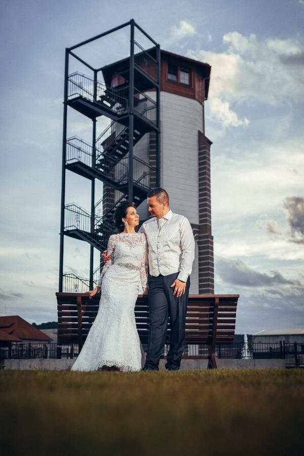 Rezort Masarykov Dvor Pstrusa Bagian luar foto