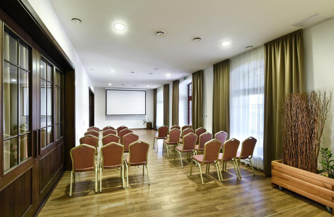 Rezort Masarykov Dvor Pstrusa Bagian luar foto